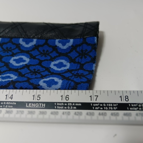 Tyler Boe Tunic with Faux Leather cuffs. Ladies size L - Picture 5 of 9